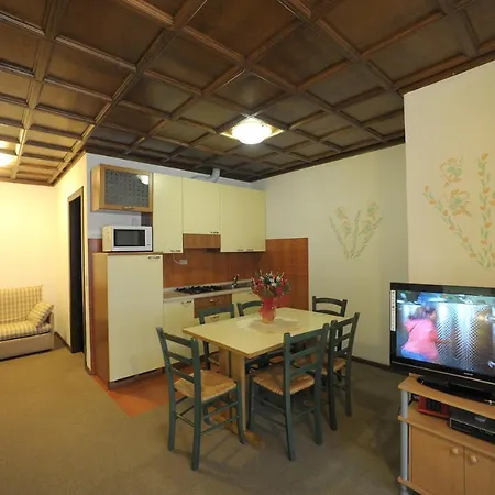 Aparthotel Regina Delle Dolomiti